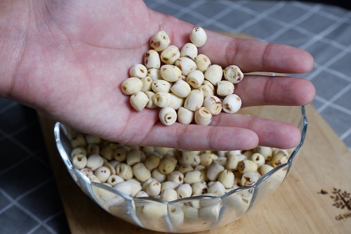 Công dụng của hạt sen khô đối với sức khỏe