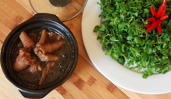 Cách làm chân gà Đông Tảo hầm thuốc bắc