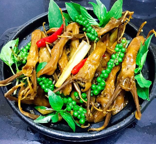 lưỡi vịt phá lấu