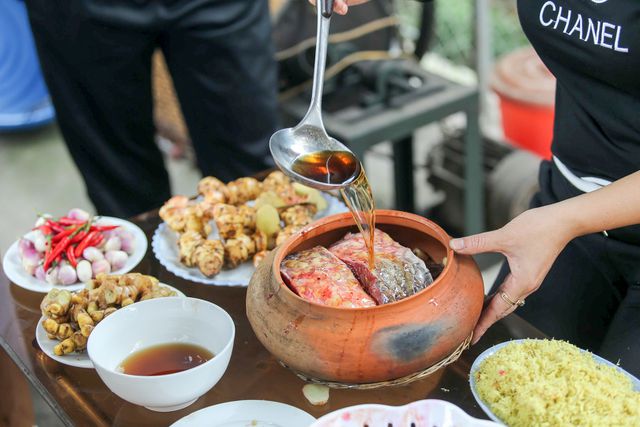 Cá kho làng Vũ Đại Trần Luận Cá kho làng Vũ Đại Trần Luận